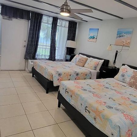 Bay View, Studio206, Beach Steps Away! Pool+Wifi ラスキン エクステリア 写真