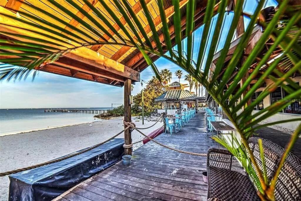 Bay View, Studio206, Beach Steps Away! Pool+Wifi ラスキン エクステリア 写真