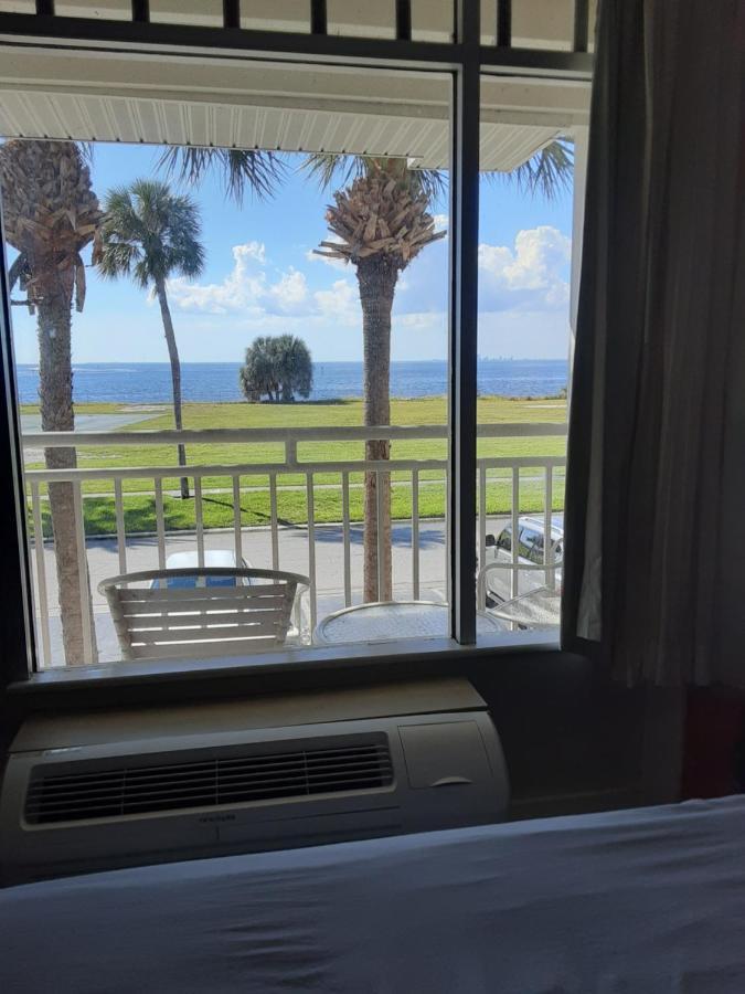 Bay View, Studio206, Beach Steps Away! Pool+Wifi ラスキン エクステリア 写真