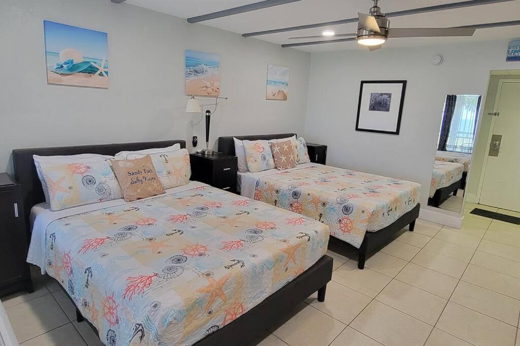 Bay View, Studio206, Beach Steps Away! Pool+Wifi ラスキン エクステリア 写真