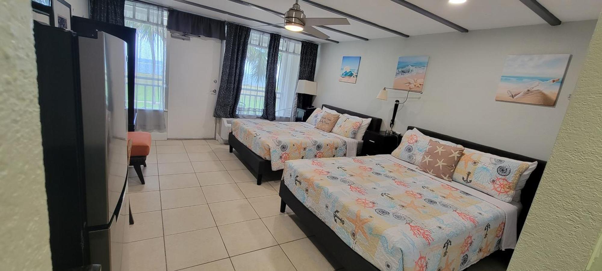 Bay View, Studio206, Beach Steps Away! Pool+Wifi ラスキン エクステリア 写真