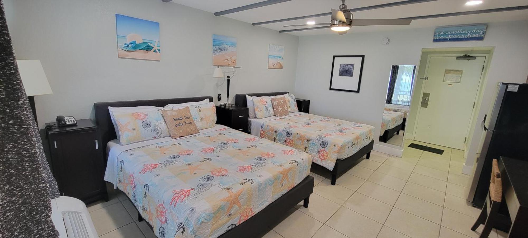 Bay View, Studio206, Beach Steps Away! Pool+Wifi ラスキン エクステリア 写真